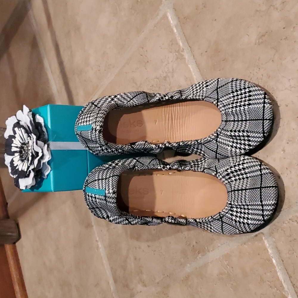 Tieks Seafield Checks